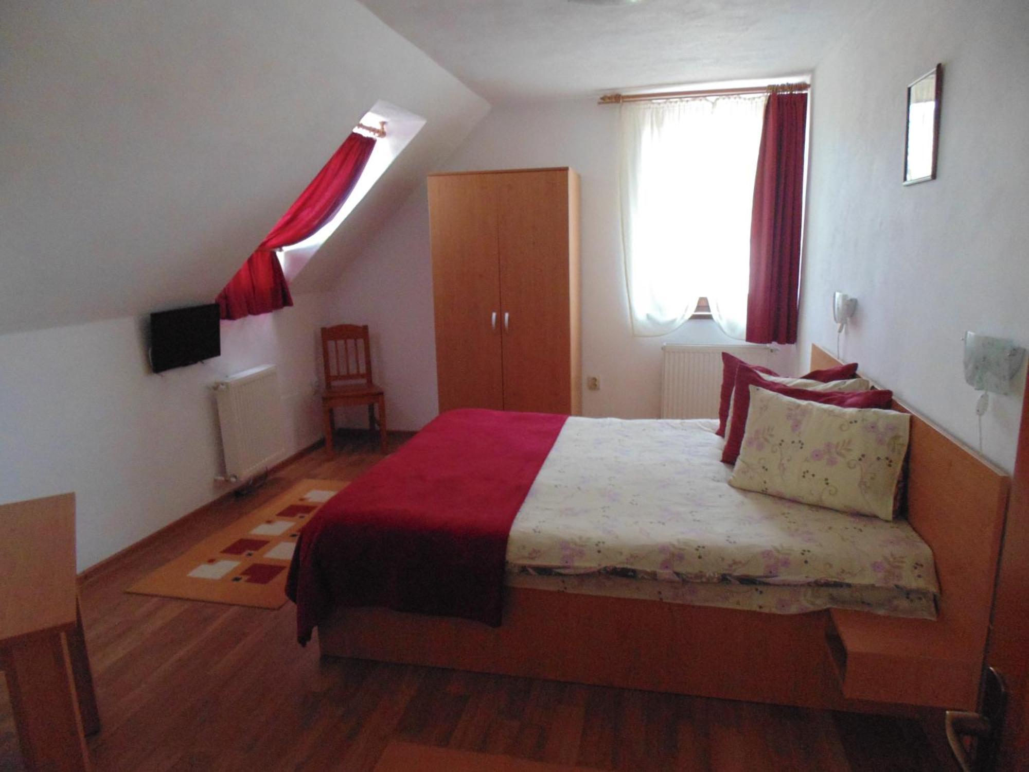 Casa Dancs Hotel Covasna Eksteriør billede